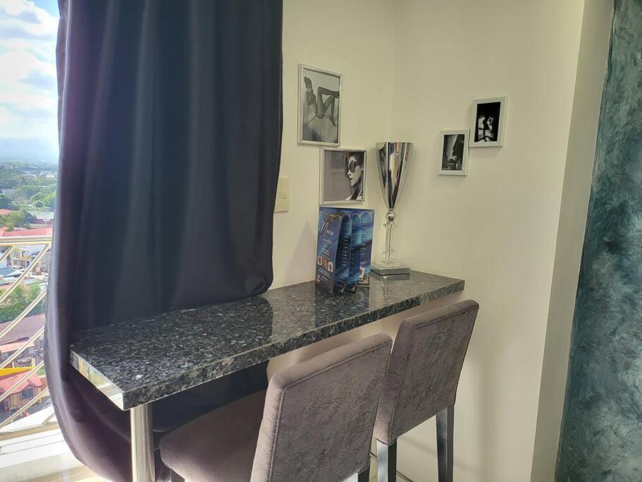 Kandi Tower 3, Premium 1Br With 2Cr & 2 Balcony. Angeles Exteriér fotografie